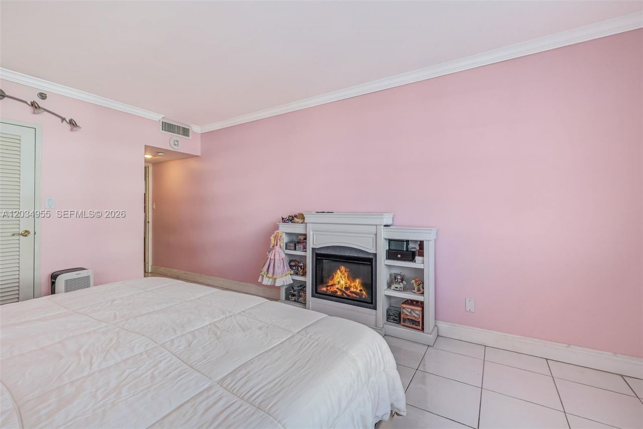 100 Lincoln Rd , Unit 502, Miami Beach, FL 33139 Photo