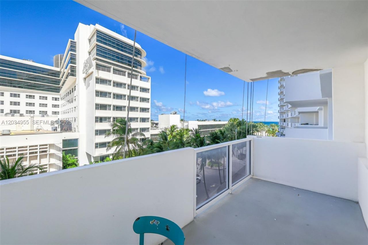 100 Lincoln Rd , Unit 502, Miami Beach, FL 33139 Photo