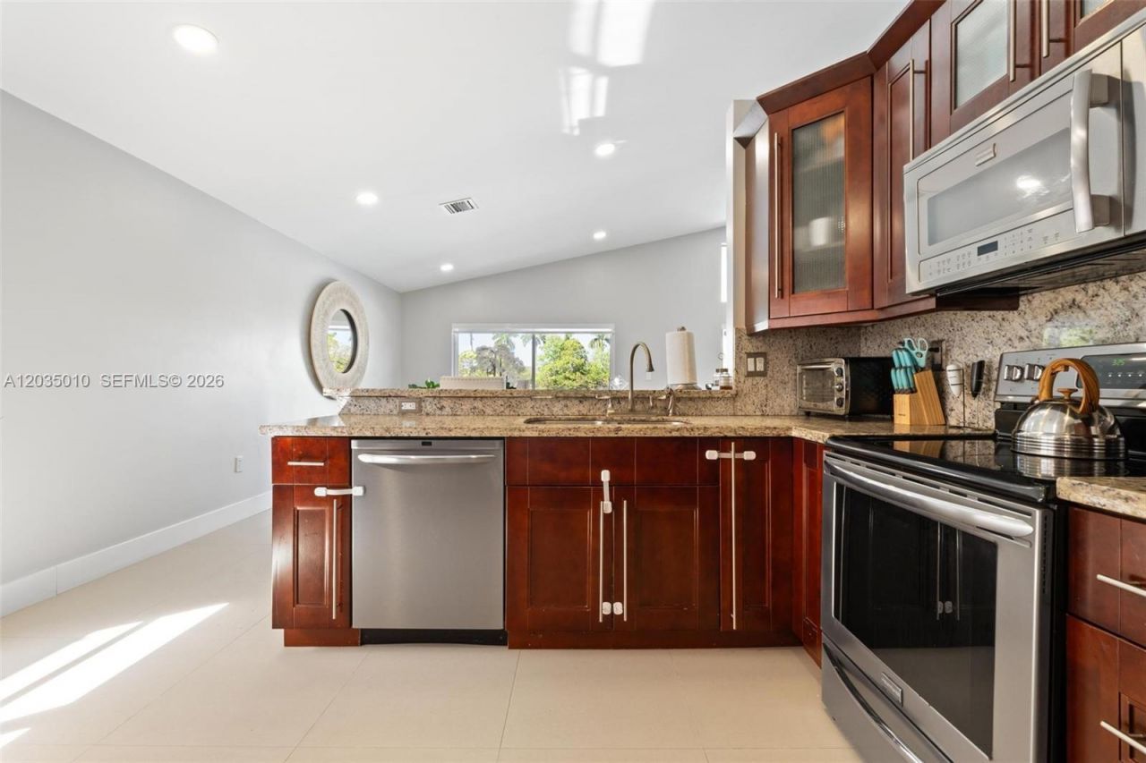 18061 SW 33rd St , Miramar, FL 33029 Photo