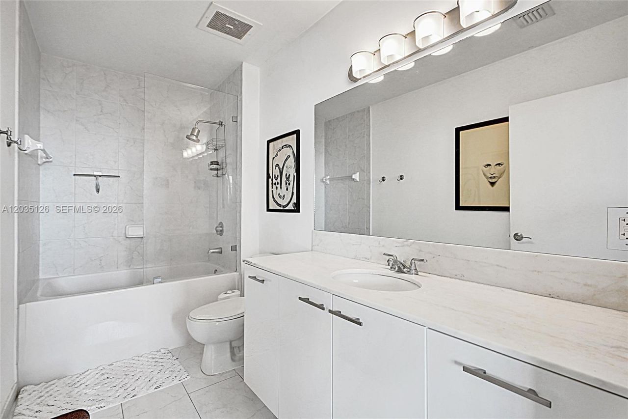 133 NE 2nd Ave , Unit 1013, Miami, FL 33132 Photo