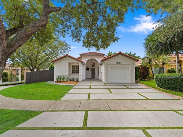 15153 NW 89th Pl, Miami Lakes, FL 33018