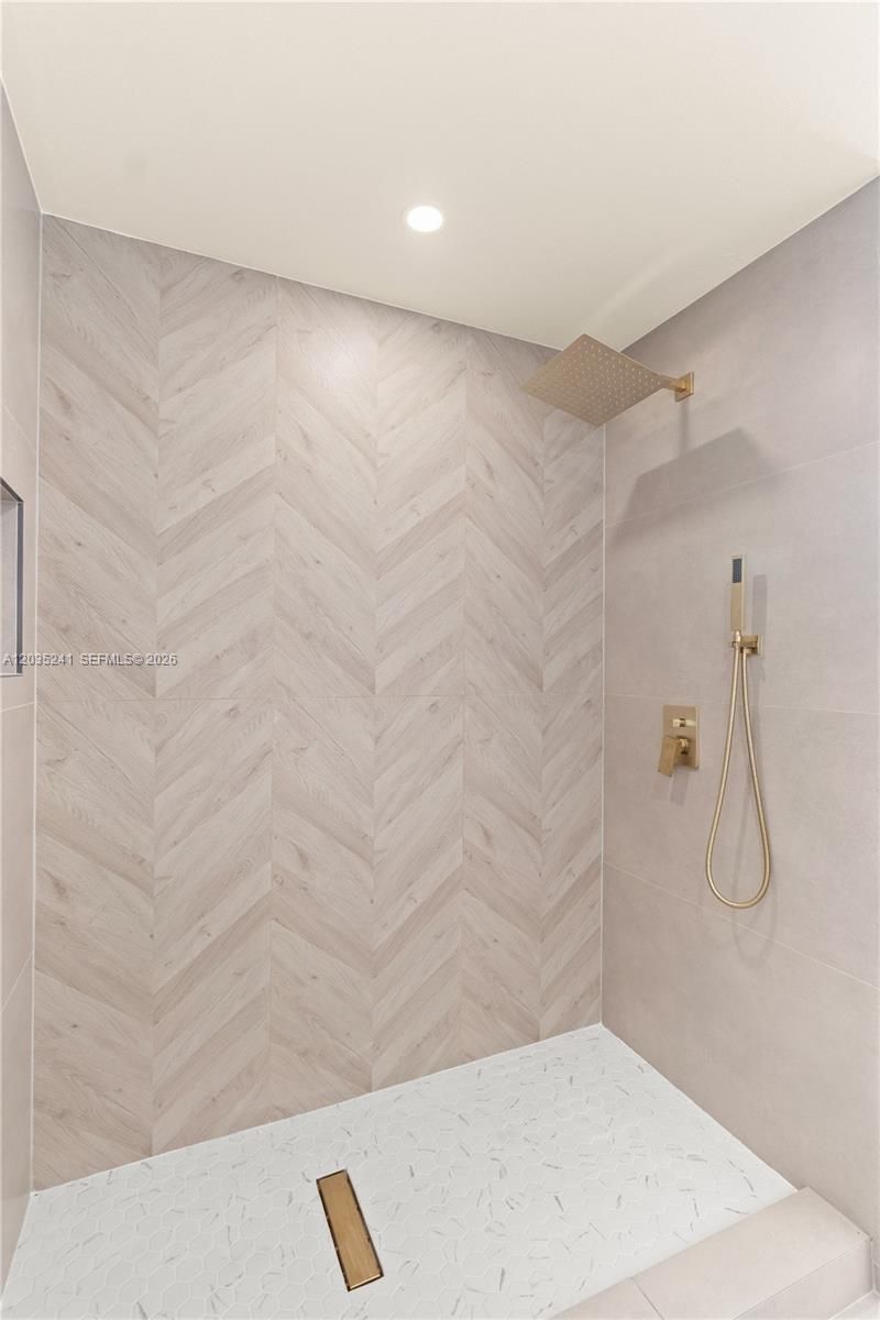 15153 NW 89th Pl, Miami Lakes, FL 33018 Photo