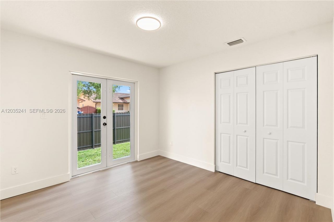 15153 NW 89th Pl, Miami Lakes, FL 33018 Photo