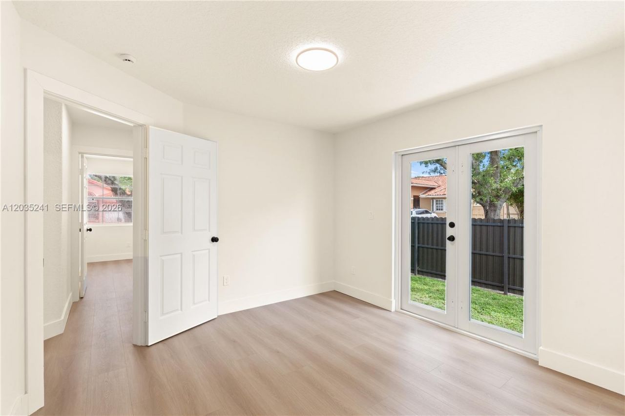 15153 NW 89th Pl, Miami Lakes, FL 33018 Photo