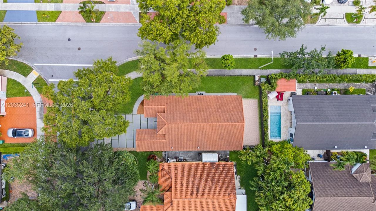 15153 NW 89th Pl, Miami Lakes, FL 33018 Photo