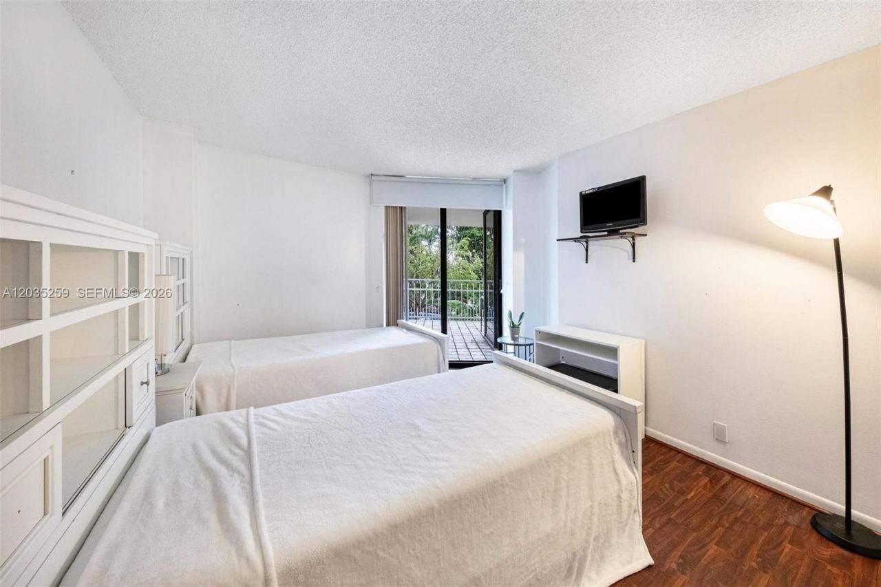 2000 Towerside Ter , Unit 412, Miami, FL 33138 Photo