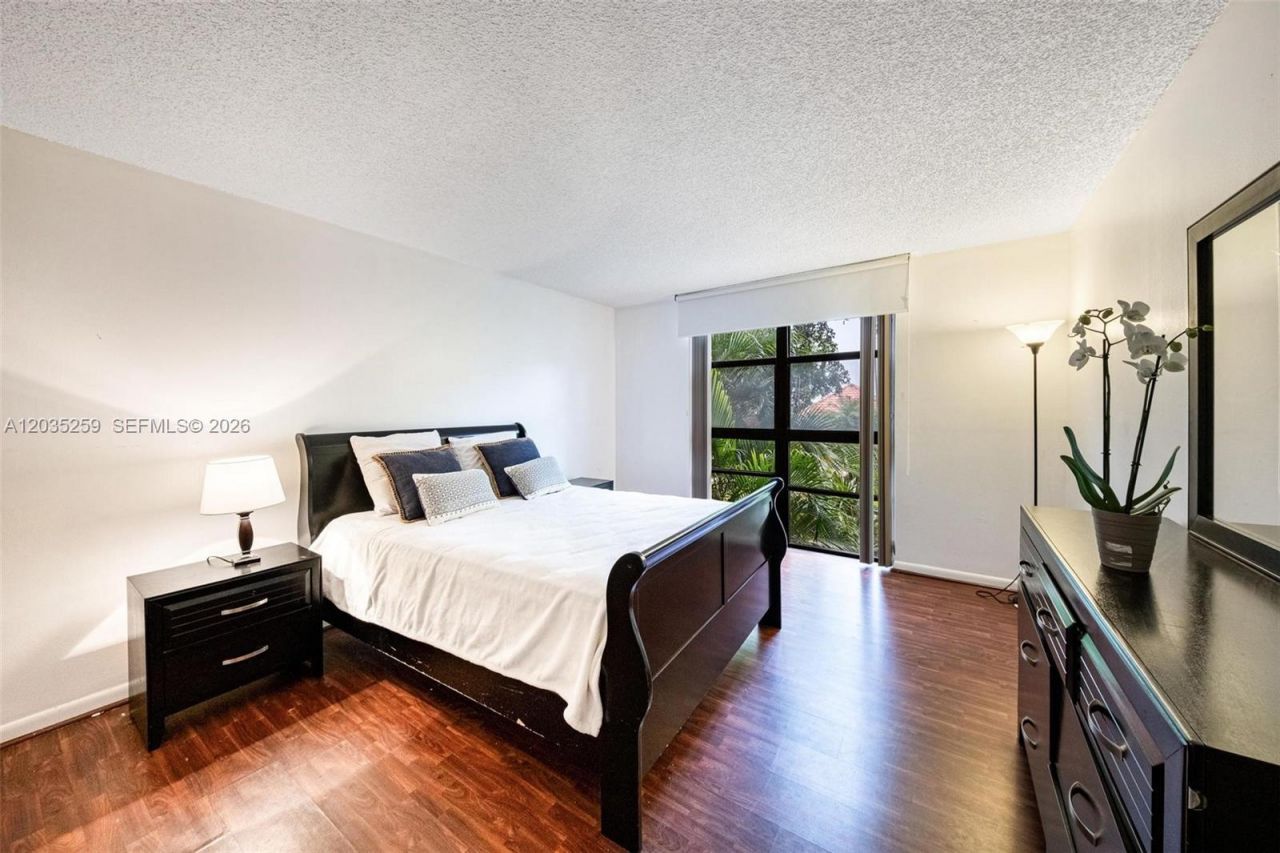 2000 Towerside Ter , Unit 412, Miami, FL 33138 Photo