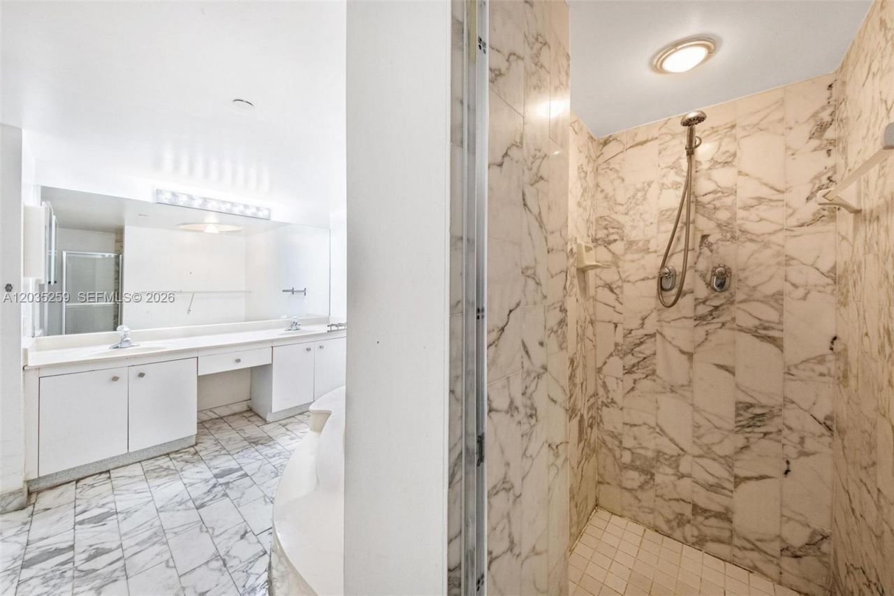2000 Towerside Ter , Unit 412, Miami, FL 33138 Photo