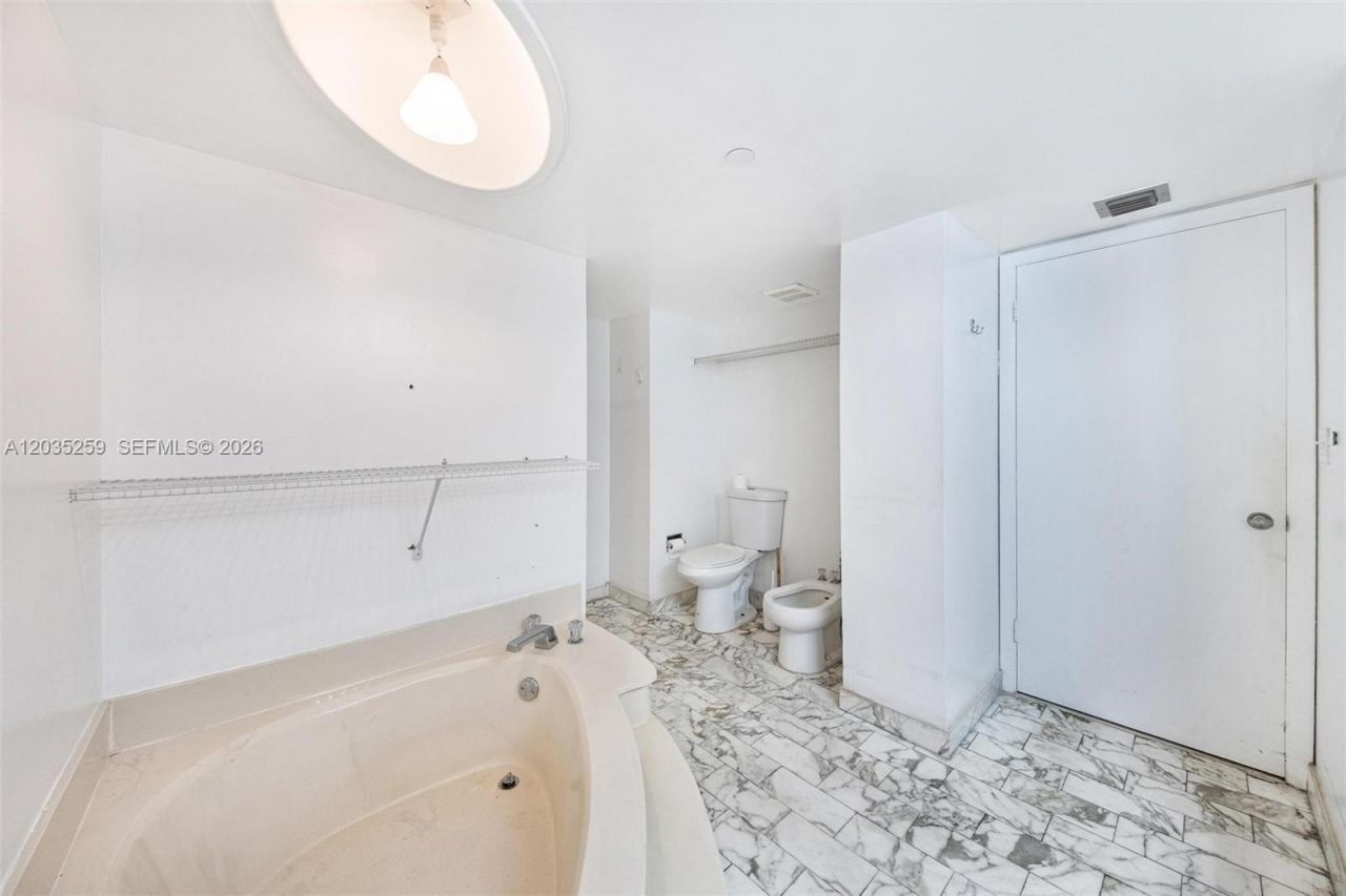 2000 Towerside Ter , Unit 412, Miami, FL 33138 Photo