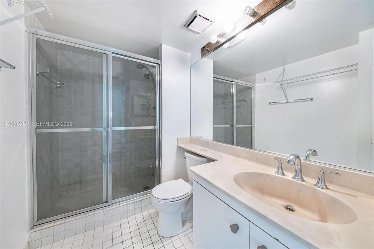 2000 Towerside Ter , Unit 412, Miami, FL 33138 Photo