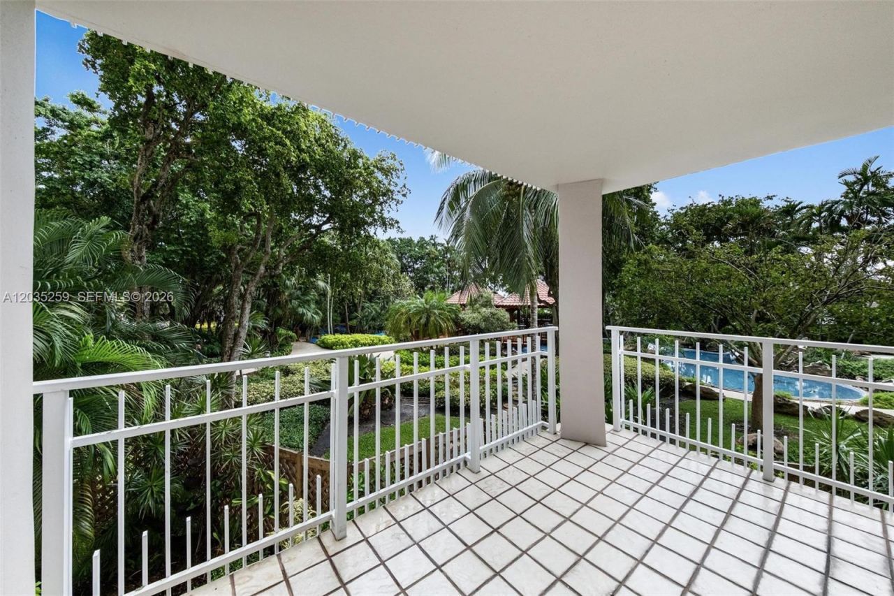 2000 Towerside Ter , Unit 412, Miami, FL 33138 Photo