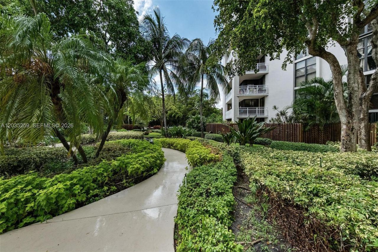 2000 Towerside Ter , Unit 412, Miami, FL 33138 Photo