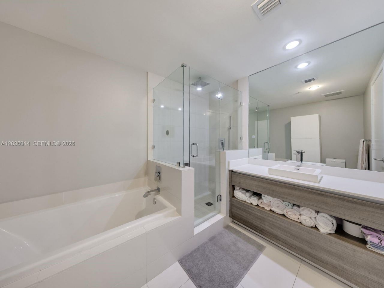 1100 S Miami Ave , Unit 3411, Miami, FL 33130 Photo