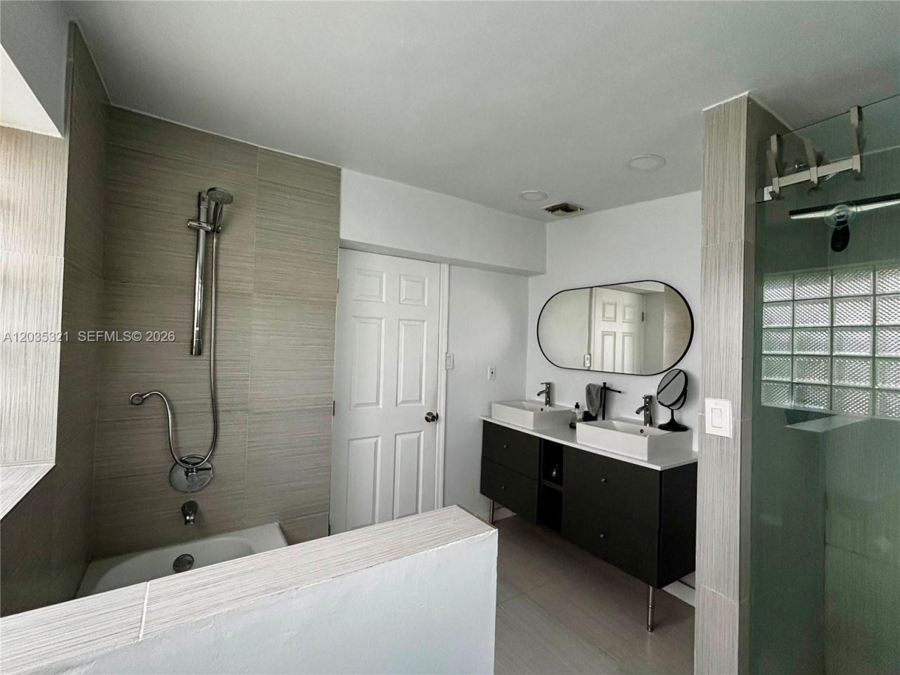 745 S Shore Dr , Miami Beach, FL 33141 Photo