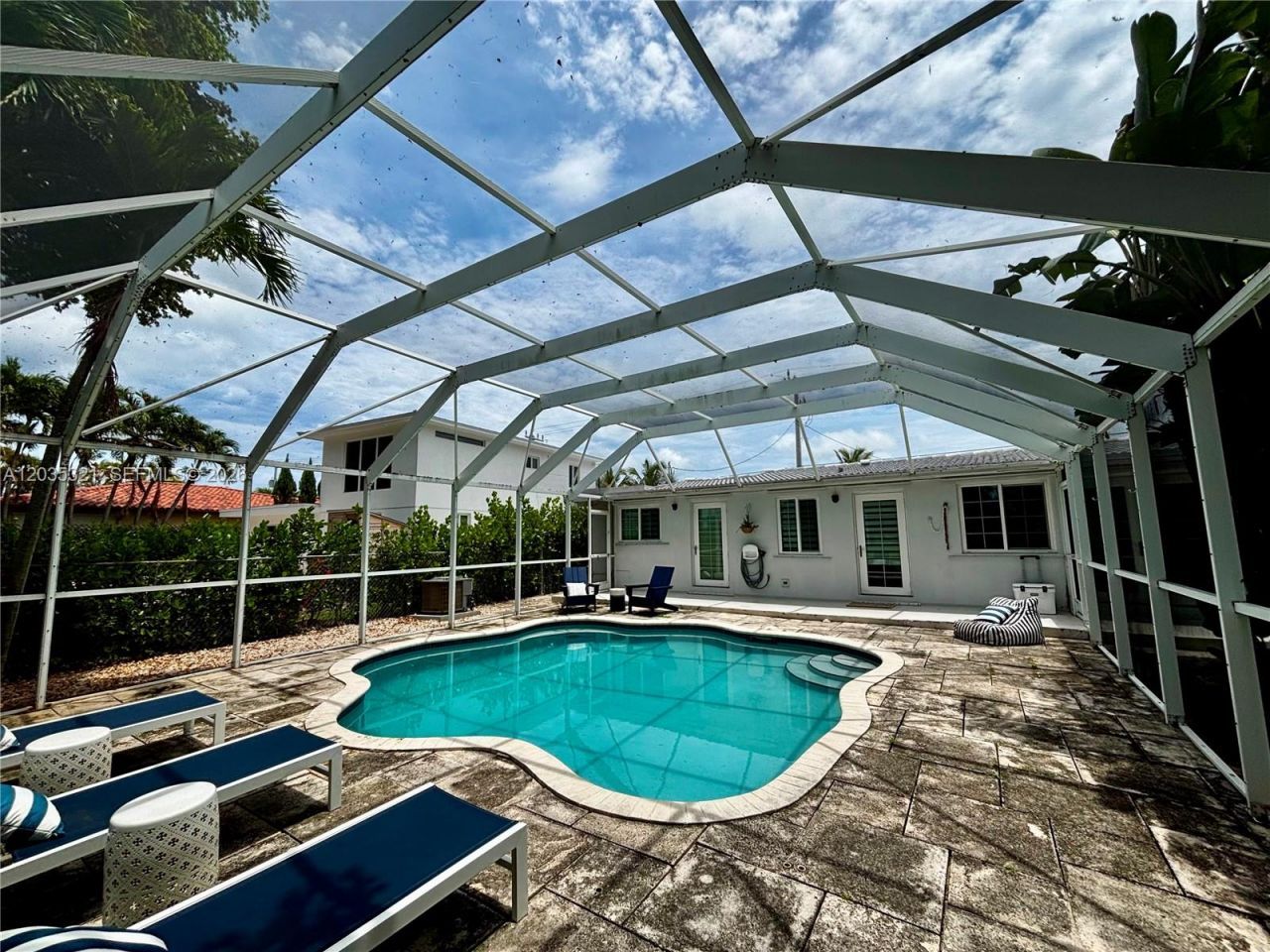 745 S Shore Dr , Miami Beach, FL 33141 Photo