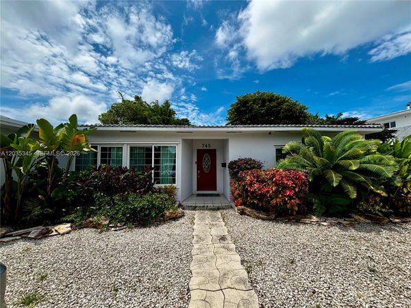 745 S Shore Dr , Miami Beach, FL 33141