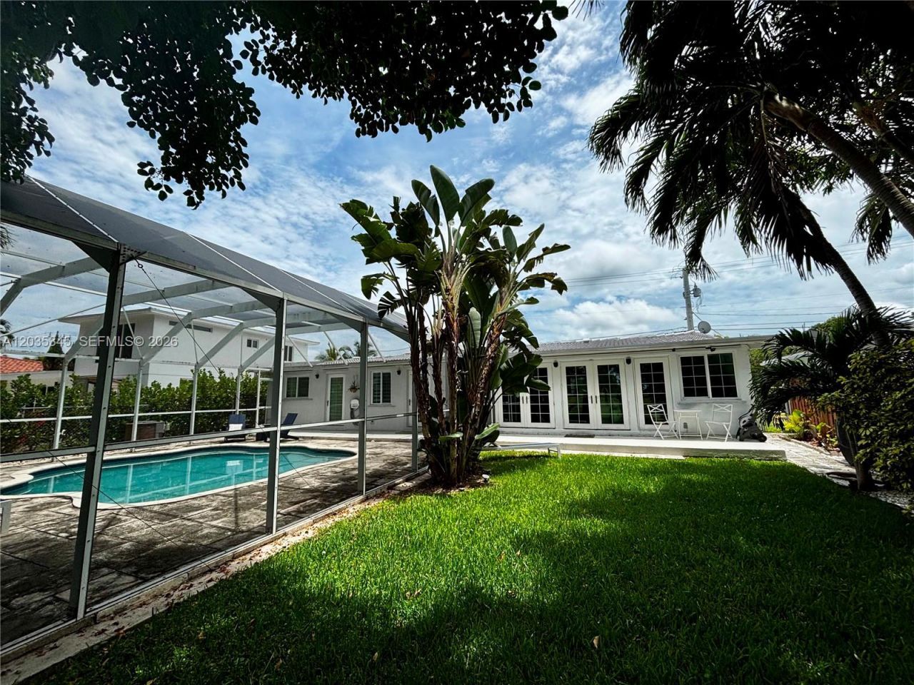 745 S Shore Dr , Miami Beach, FL 33141 Photo