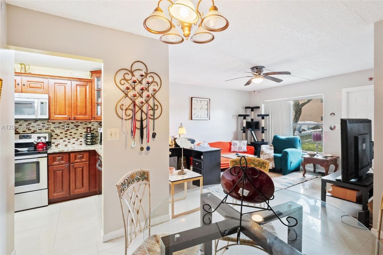 10053 Winding Lake Rd , Unit 101, Sunrise, FL 33351 Photo