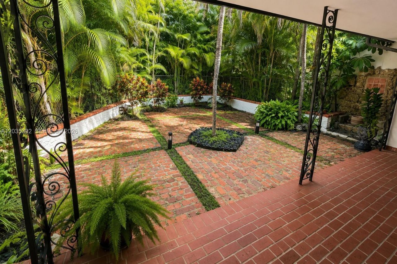 10115 Biscayne Blvd , Miami Shores, FL 33138 Photo