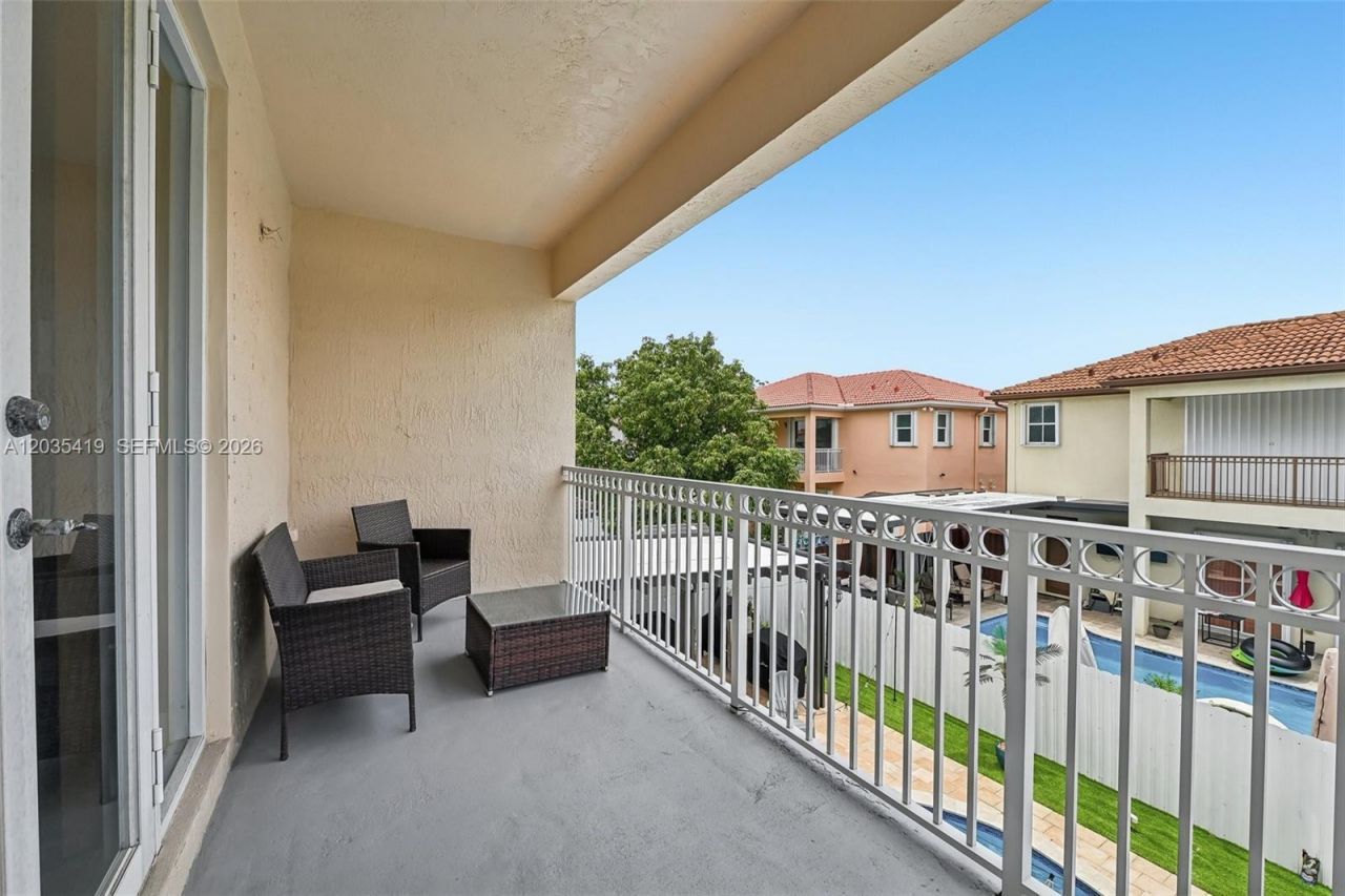18159 NW 90th Ave , Hialeah, FL 33018 Photo