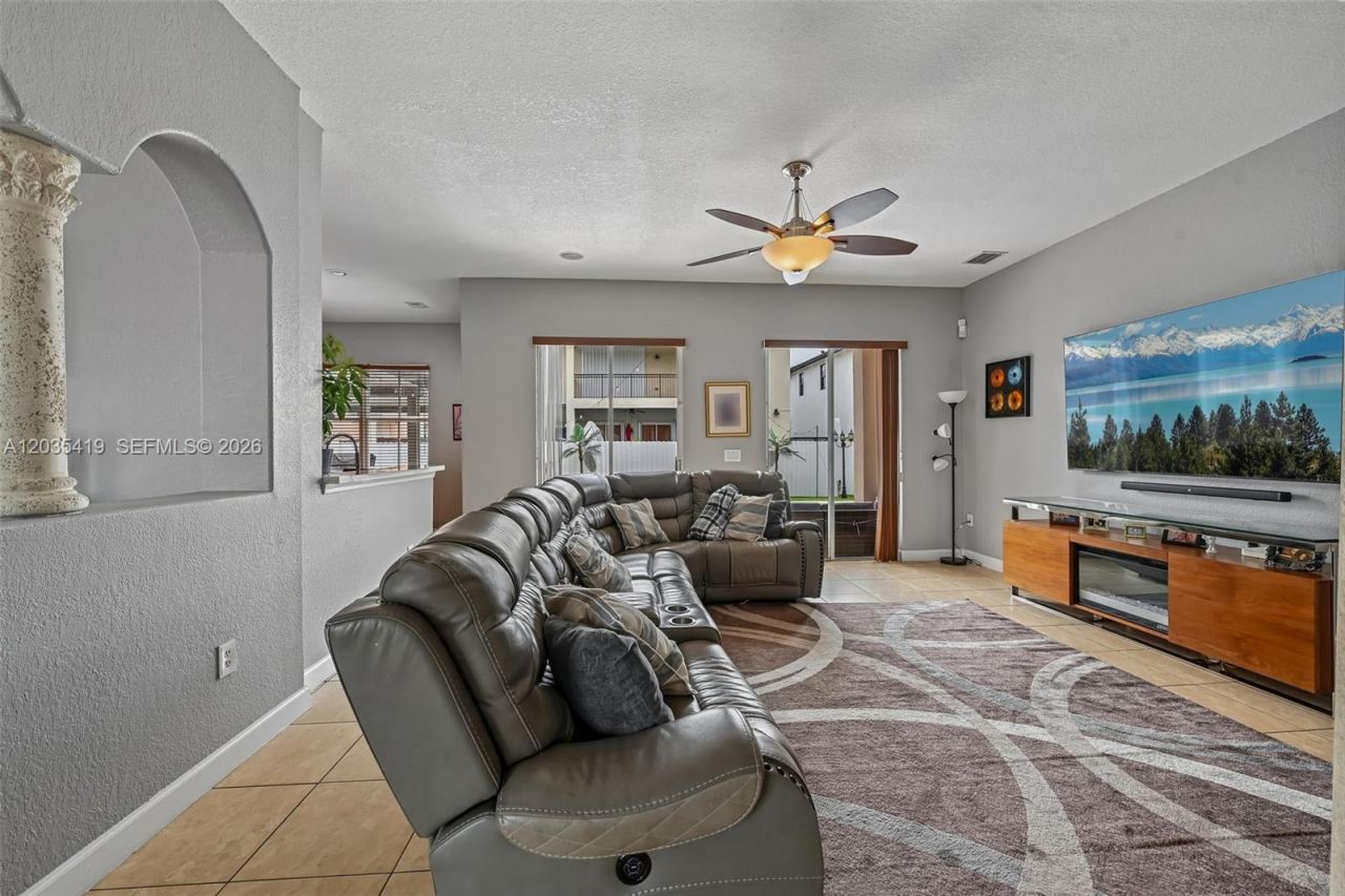 18159 NW 90th Ave , Hialeah, FL 33018 Photo