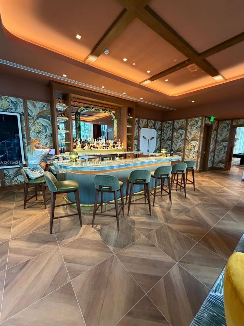 77 SE 5th , Unit 2512, Miami, FL 33131 Photo