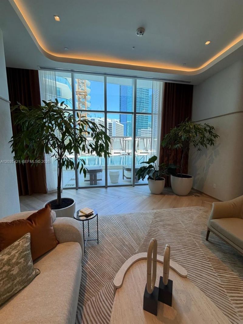 77 SE 5th , Unit 2512, Miami, FL 33131 Photo