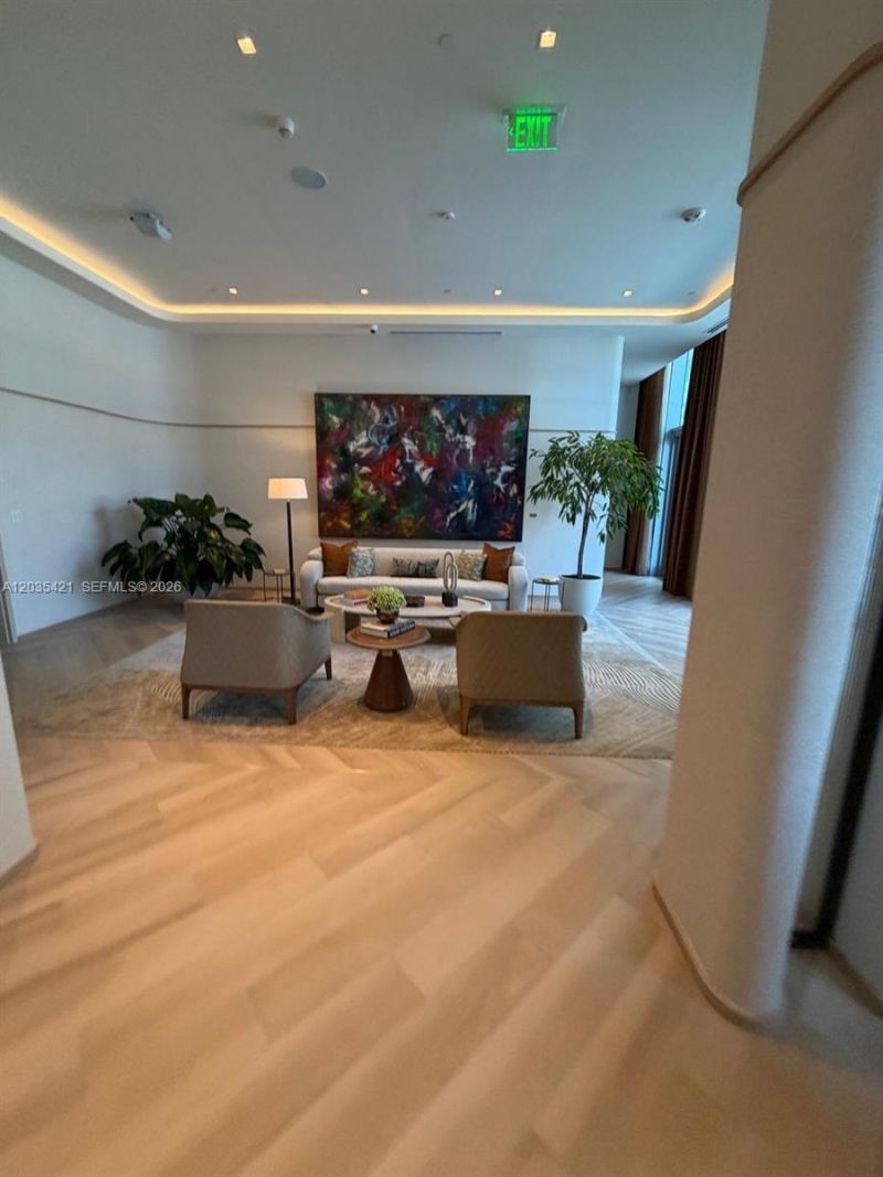 77 SE 5th , Unit 2512, Miami, FL 33131 Photo