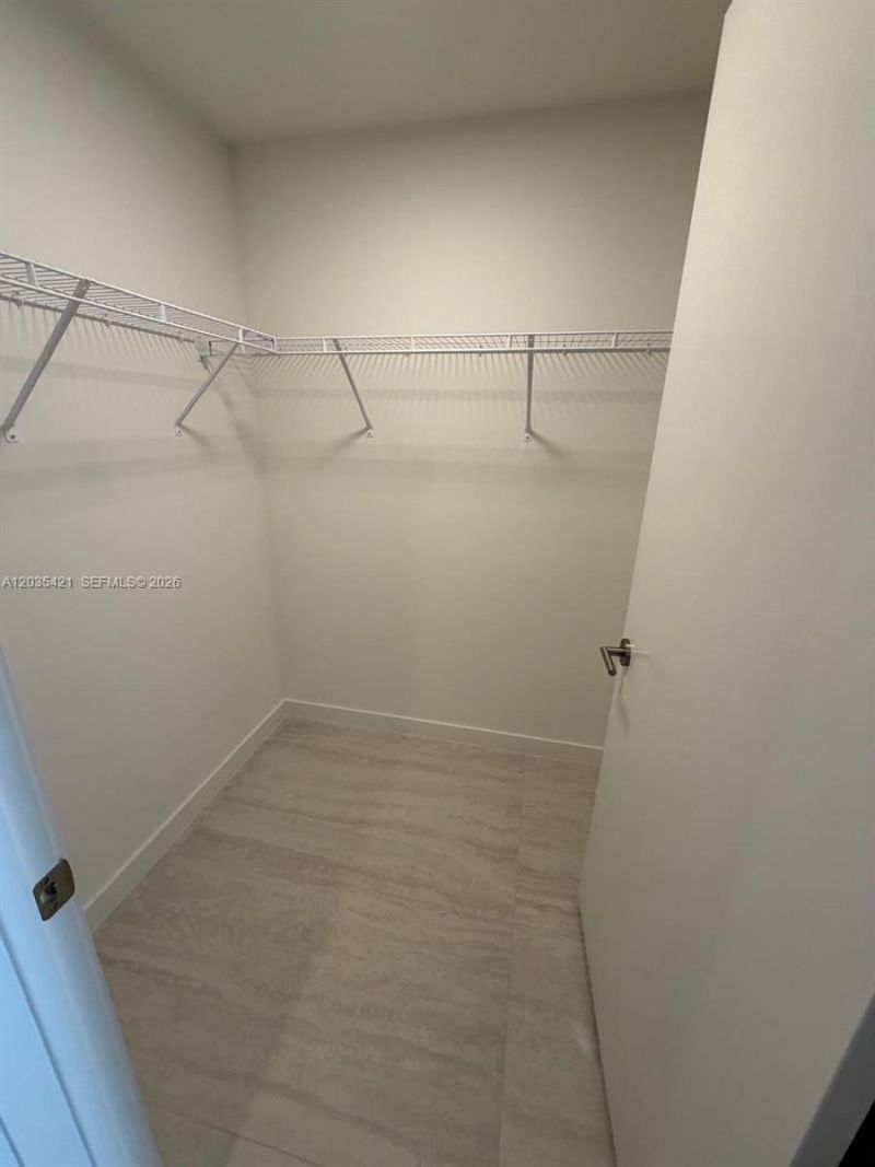 77 SE 5th , Unit 2512, Miami, FL 33131 Photo