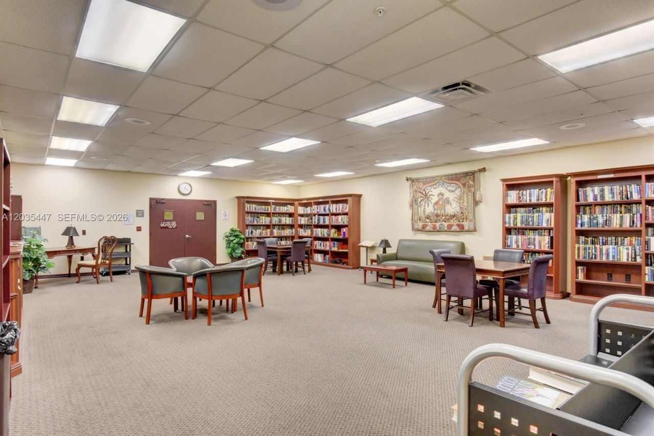 320 Fanshaw H, Unit 320, Boca Raton, FL 33434 Photo