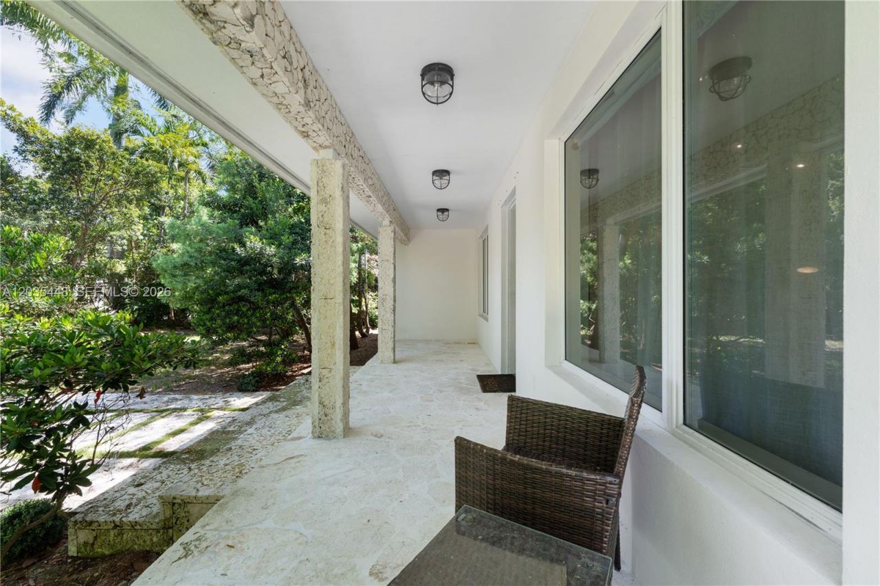 520 Bay Point Rd , Miami, FL 33137 Photo