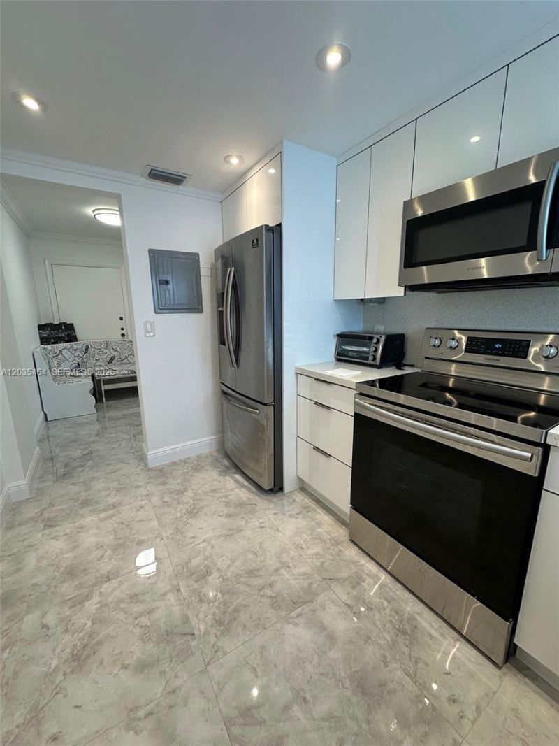 245 18th St , Unit 401, Miami Beach, FL 33139 Photo