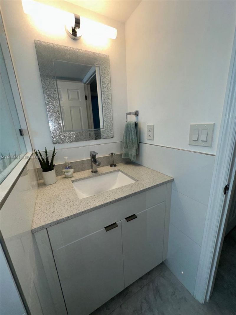 245 18th St , Unit 401, Miami Beach, FL 33139 Photo