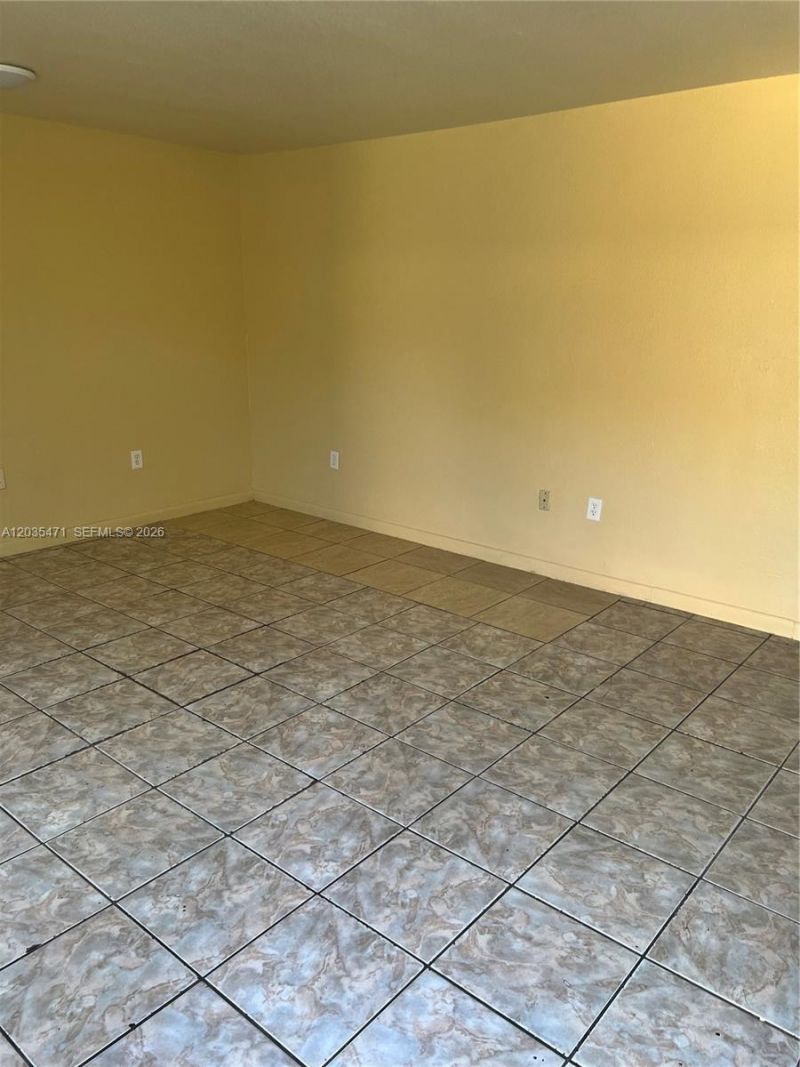 2111 NW 100th St , Unit B, Miami, FL 33147 Photo