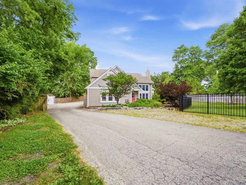 8183 Sibcy Road, Hamilton Twp, OH 45039 Photo 2