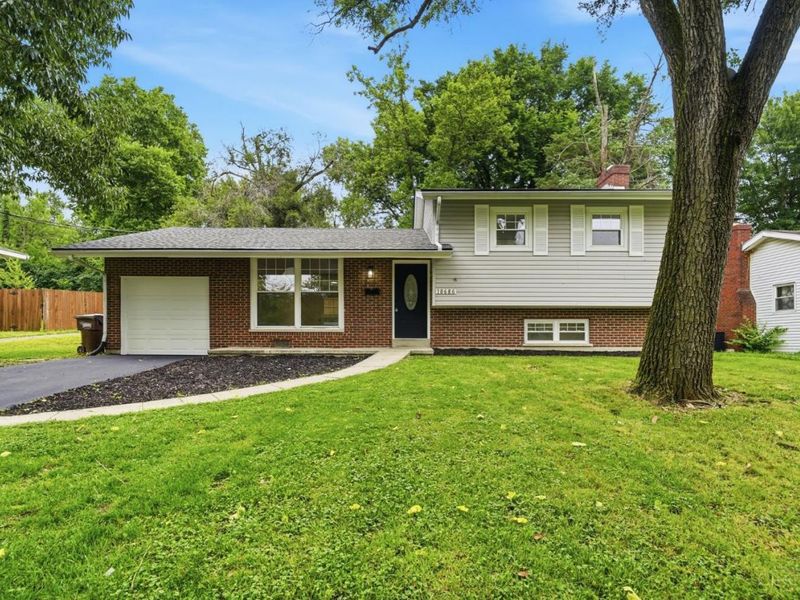 10686 Chelmsford Road, Cincinnati, OH 45240 Photo 1