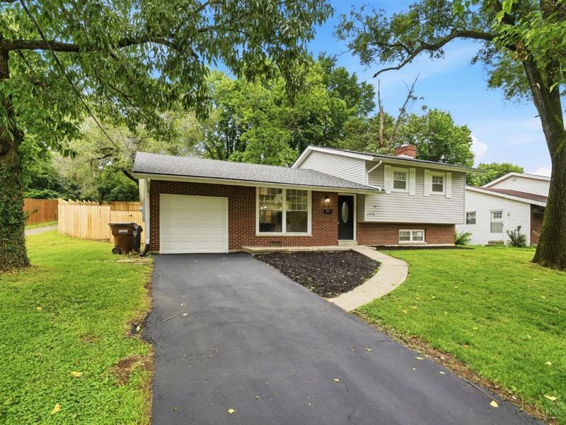 10686 Chelmsford Road, Cincinnati, OH 45240 Photo 3