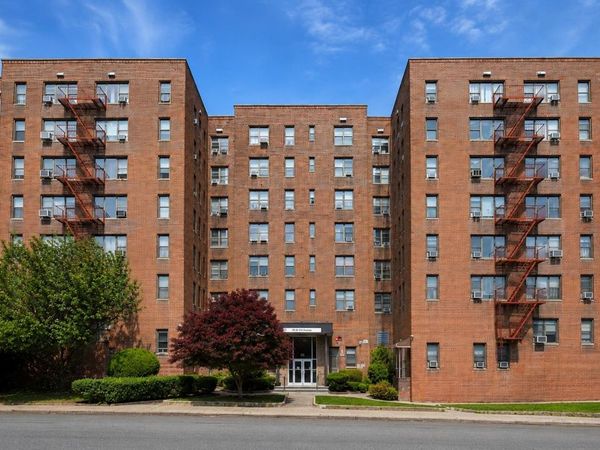 11 Bronx River Road , Unit 1M, Yonkers, NY 10704