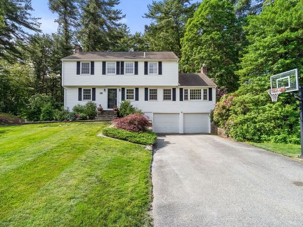 18 Hearthstone Cir, Wayland, MA 01778