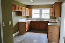 509 E Moore Street photo 4