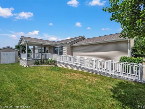 289 Pompano Court, Lapeer Twp, MI 48446
