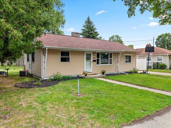 1429 S ONEIDA STREET, Green Bay, WI 54304