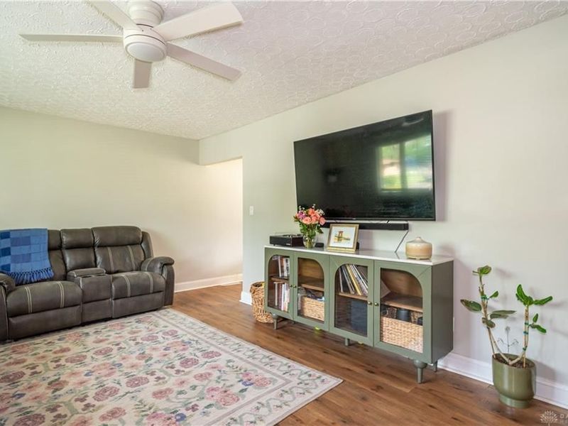 605 Mercury Drive, Cincinnati, OH 45244 Photo 4