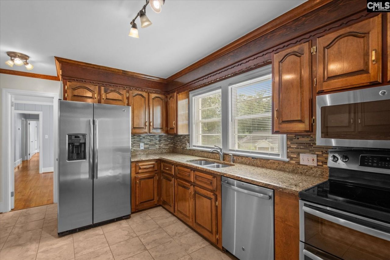 2711 North Beltline Boulevard Photo 11