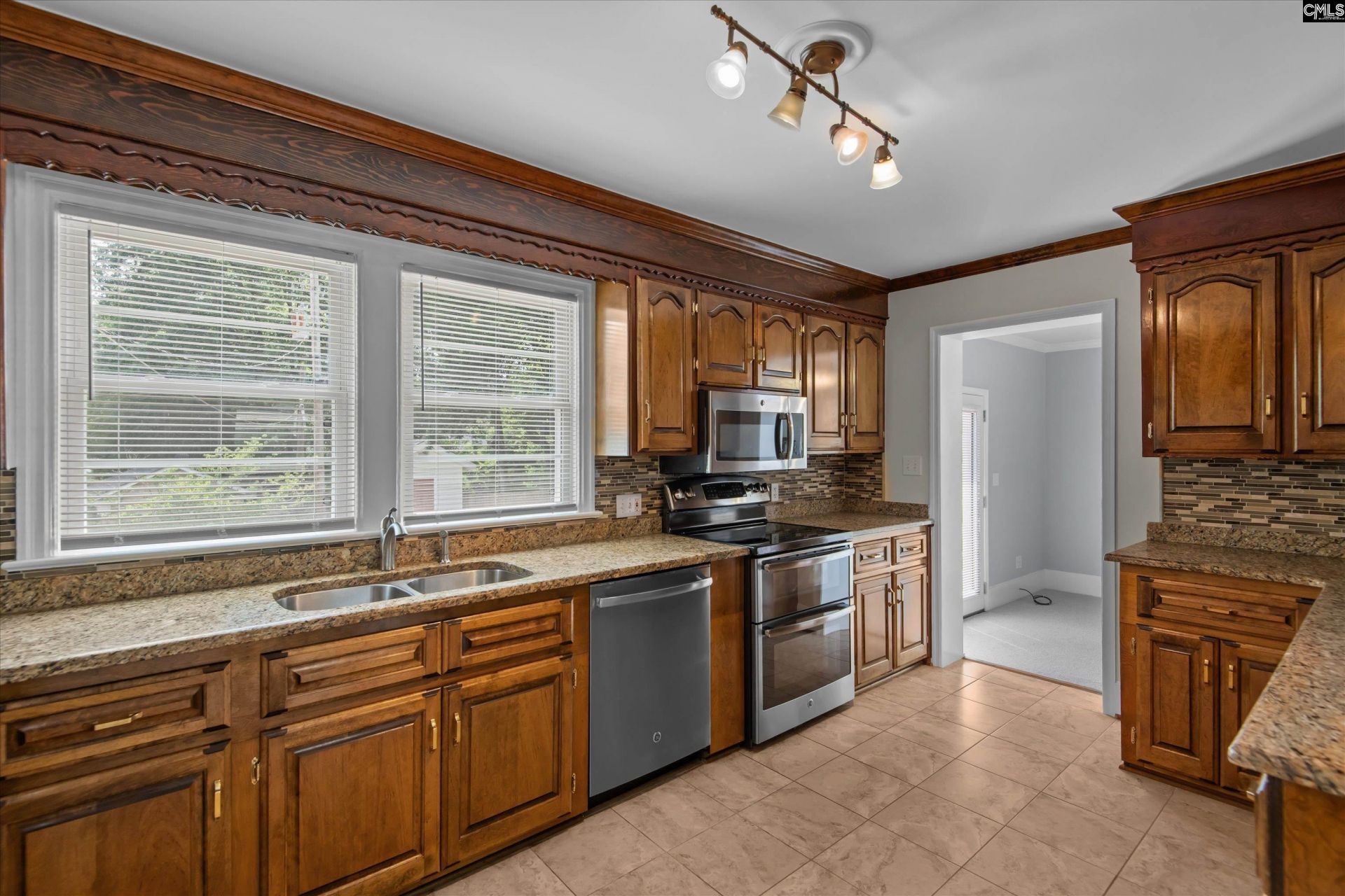 2711 North Beltline Boulevard Photo 12