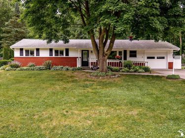 7904 Comanche Trail, Temperance, MI 48182