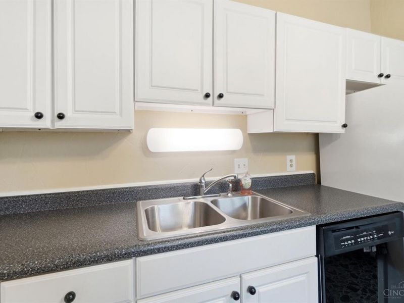 838 W Kemper Road, Forest Park, OH 45240 Photo 17