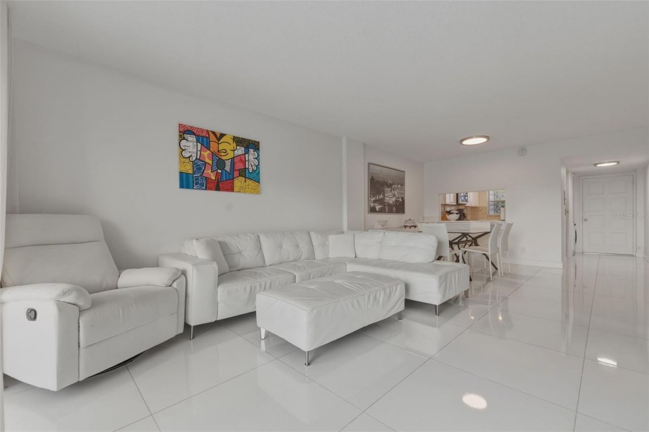 1100 N Shore Drive Ne, Unit 304, Saint Petersburg, FL 33701 Photo
