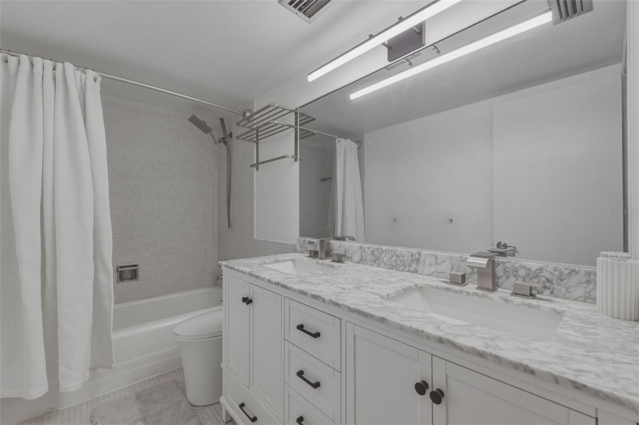 1100 N Shore Drive Ne, Unit 304, Saint Petersburg, FL 33701 Photo