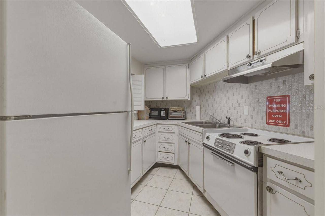 1100 N Shore Drive Ne, Unit 304, Saint Petersburg, FL 33701 Photo